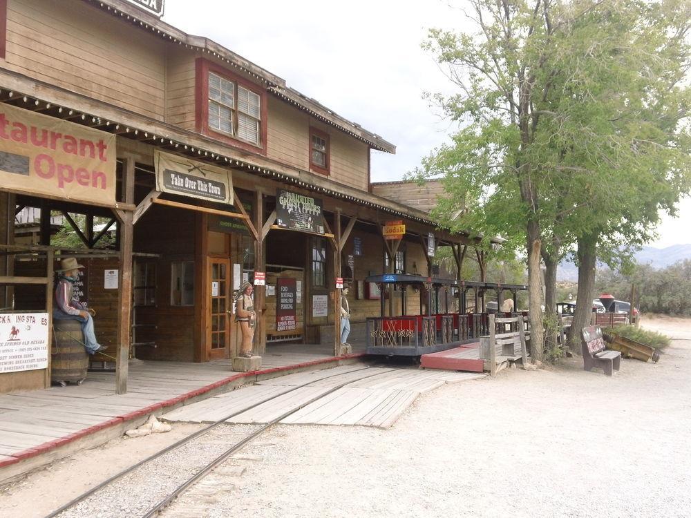 Blue Diamond Bonnie Springs Ranch Motel מראה חיצוני תמונה