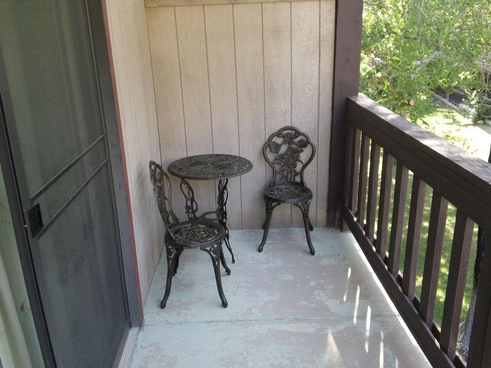 Blue Diamond Bonnie Springs Ranch Motel מראה חיצוני תמונה