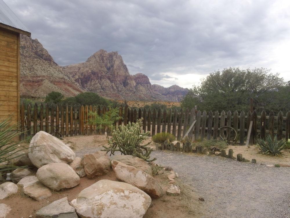 Blue Diamond Bonnie Springs Ranch Motel מראה חיצוני תמונה
