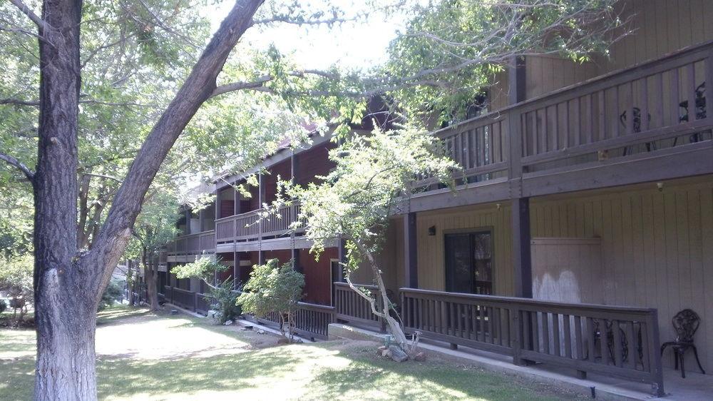 Blue Diamond Bonnie Springs Ranch Motel מראה חיצוני תמונה