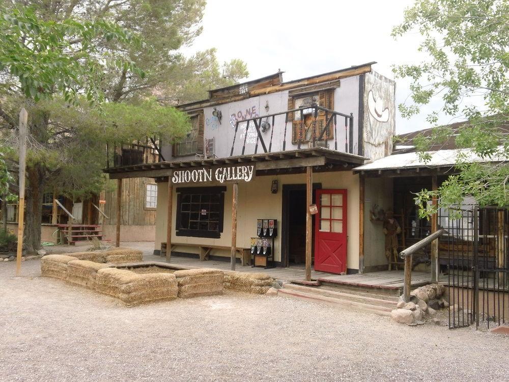Blue Diamond Bonnie Springs Ranch Motel מראה חיצוני תמונה