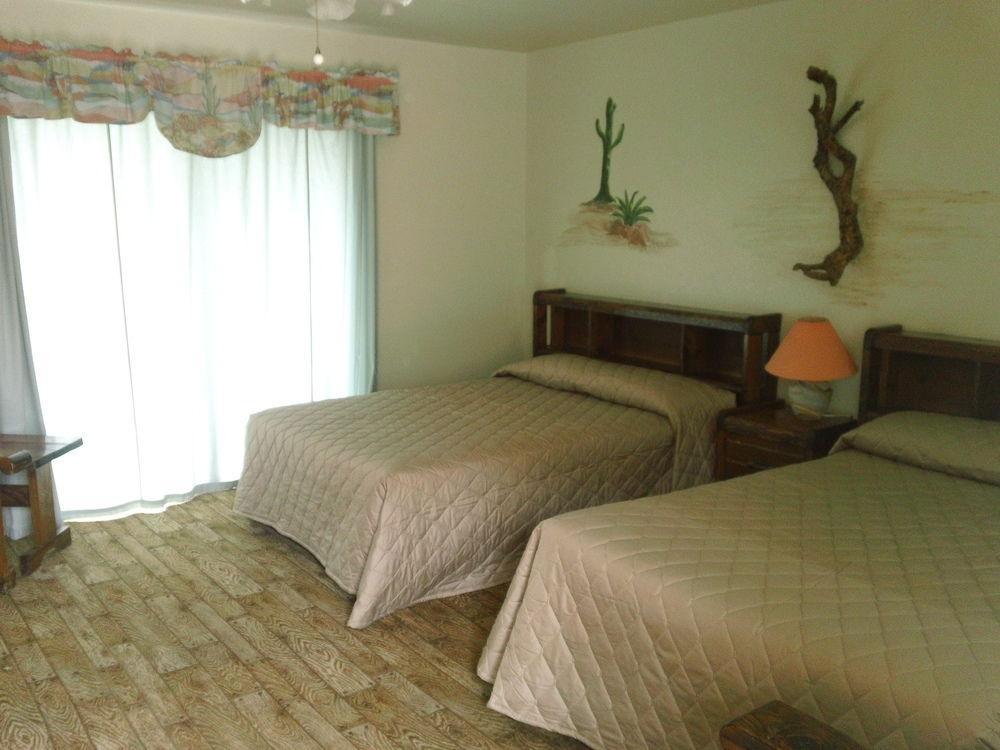 Blue Diamond Bonnie Springs Ranch Motel מראה חיצוני תמונה