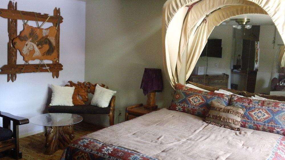 Blue Diamond Bonnie Springs Ranch Motel מראה חיצוני תמונה