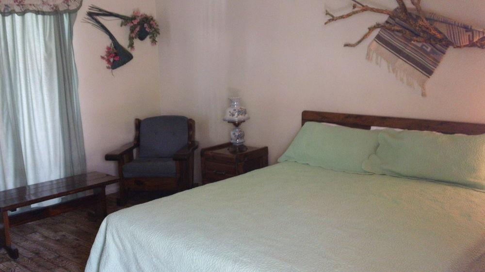 Blue Diamond Bonnie Springs Ranch Motel מראה חיצוני תמונה