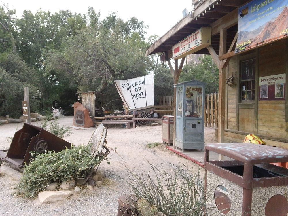 Blue Diamond Bonnie Springs Ranch Motel מראה חיצוני תמונה