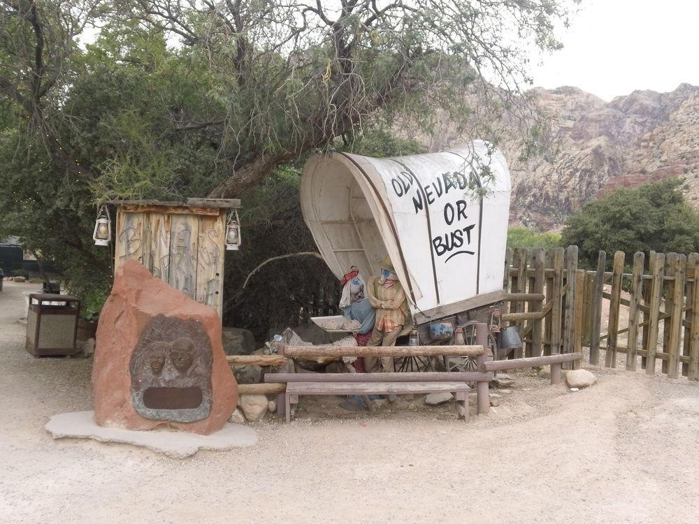 Blue Diamond Bonnie Springs Ranch Motel מראה חיצוני תמונה