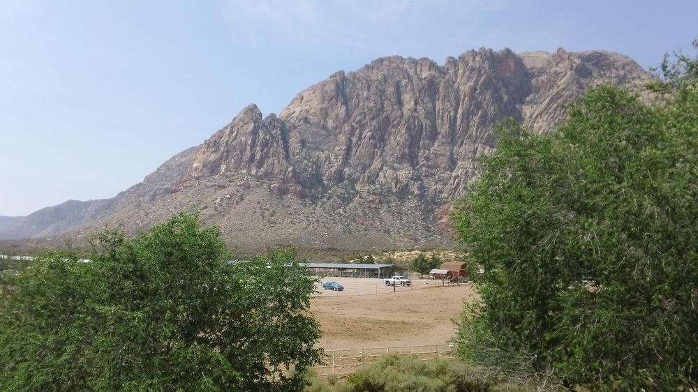 Blue Diamond Bonnie Springs Ranch Motel מראה חיצוני תמונה