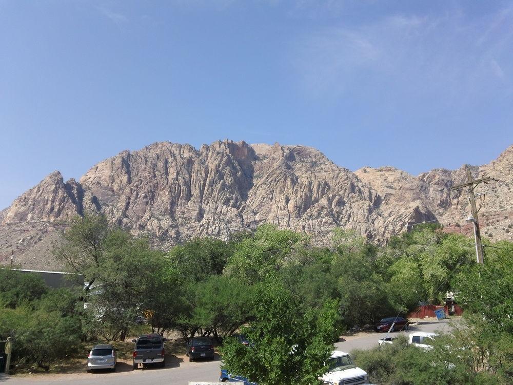 Blue Diamond Bonnie Springs Ranch Motel מראה חיצוני תמונה