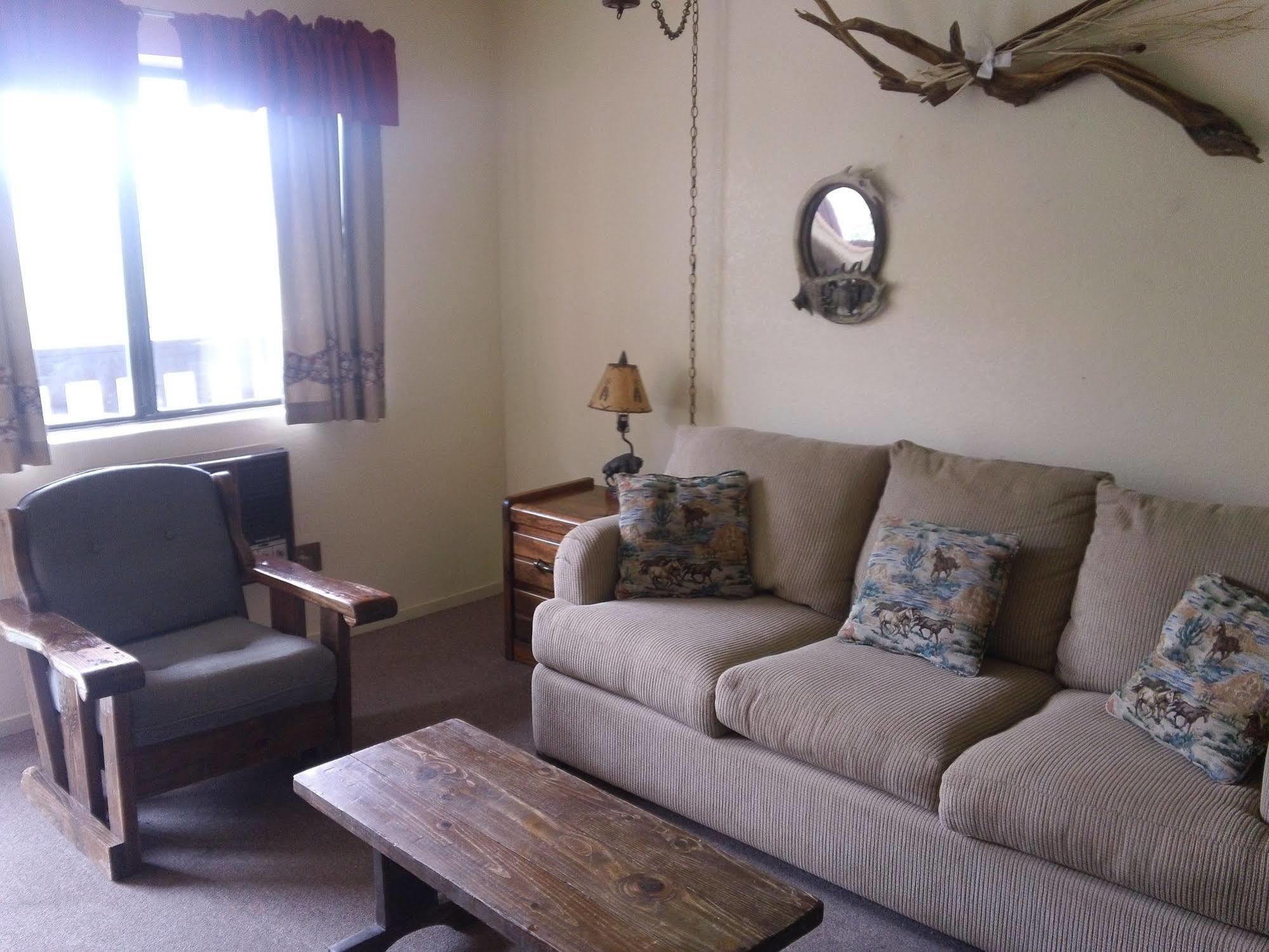 Blue Diamond Bonnie Springs Ranch Motel מראה חיצוני תמונה