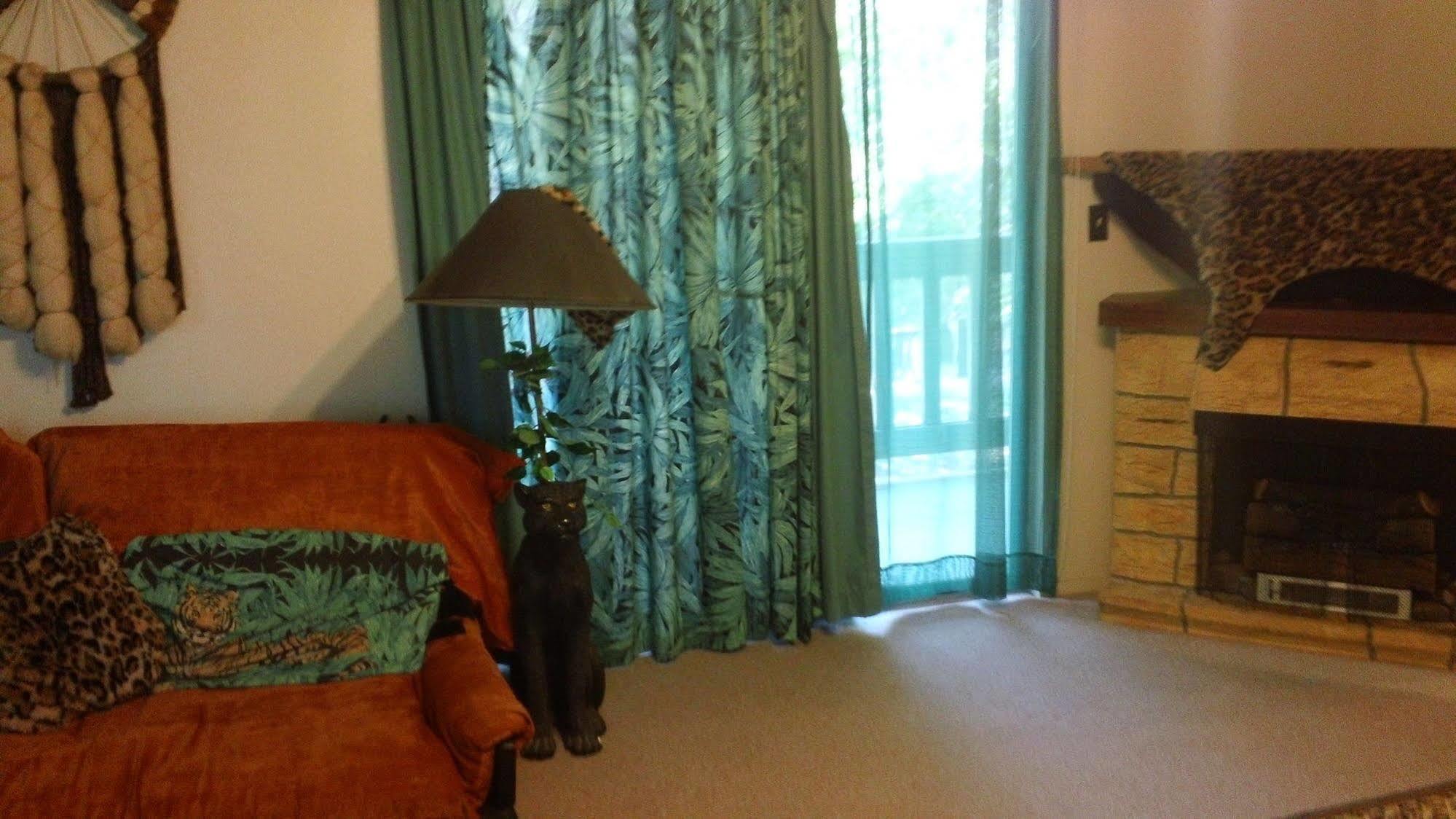 Blue Diamond Bonnie Springs Ranch Motel מראה חיצוני תמונה