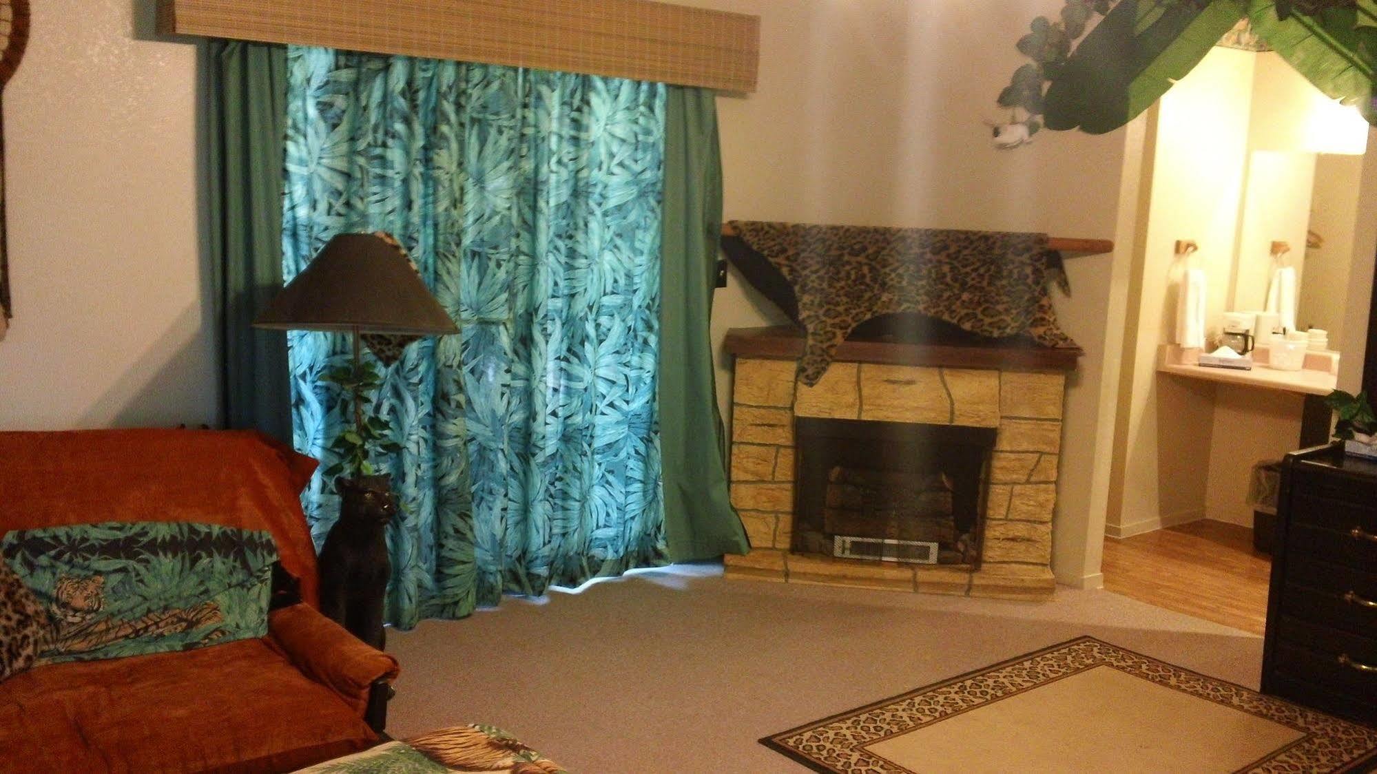 Blue Diamond Bonnie Springs Ranch Motel מראה חיצוני תמונה